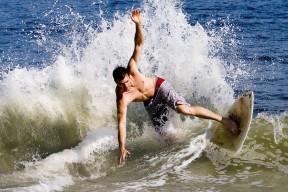 开云电竞在线-混合泳选手配速策略合理，高效转换，混合泳比赛规则