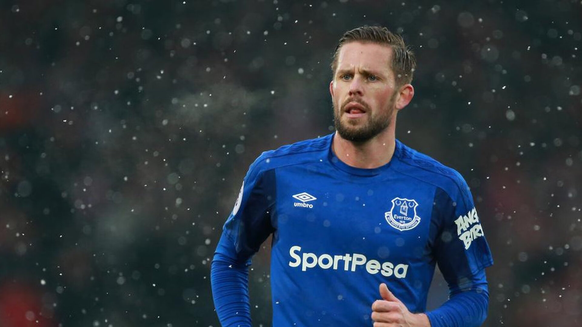 仰泳技术扎实摩纳哥持续领先，仰泳国际比赛视频