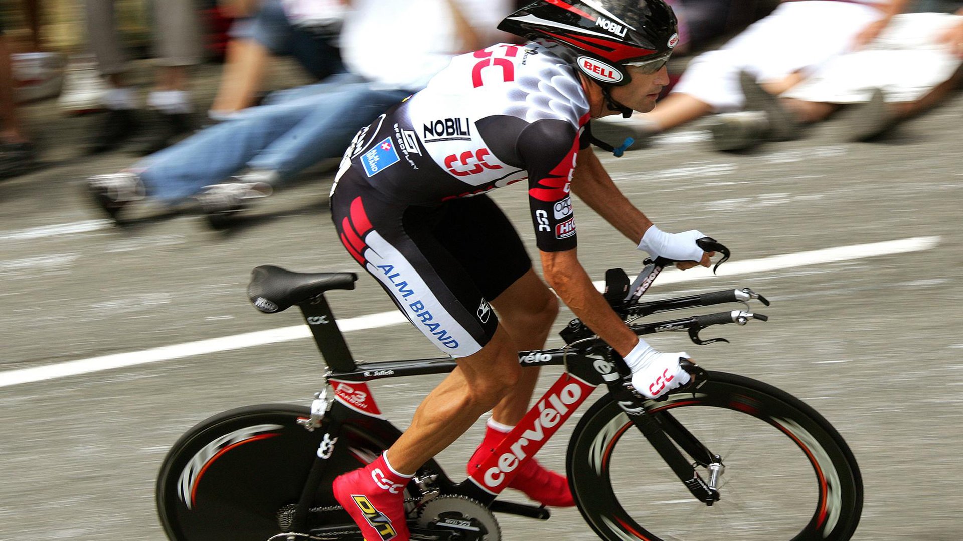 斯文施瓦茨800米发挥稳定,拳击施瓦茨